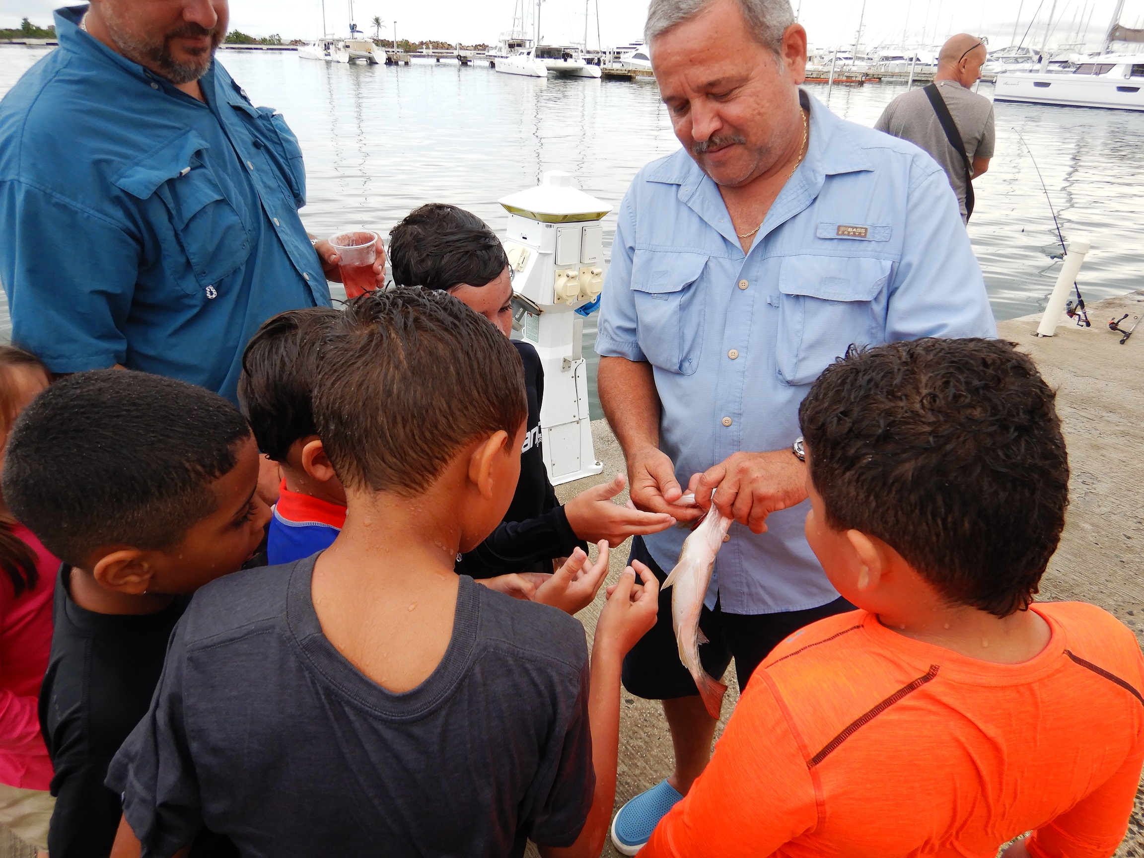 Suzuki Del Caribe continues its commitment to children and fishing.